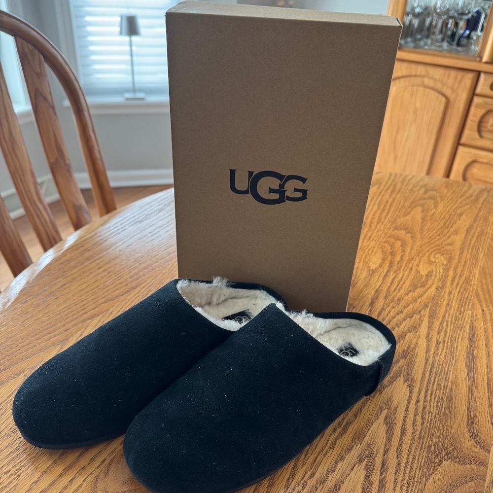 UGGS Elea Black Suede Slip Ons - Size 9